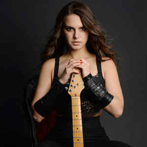 Xiomara Crystal Arena Rock Meets Classic Vocalist