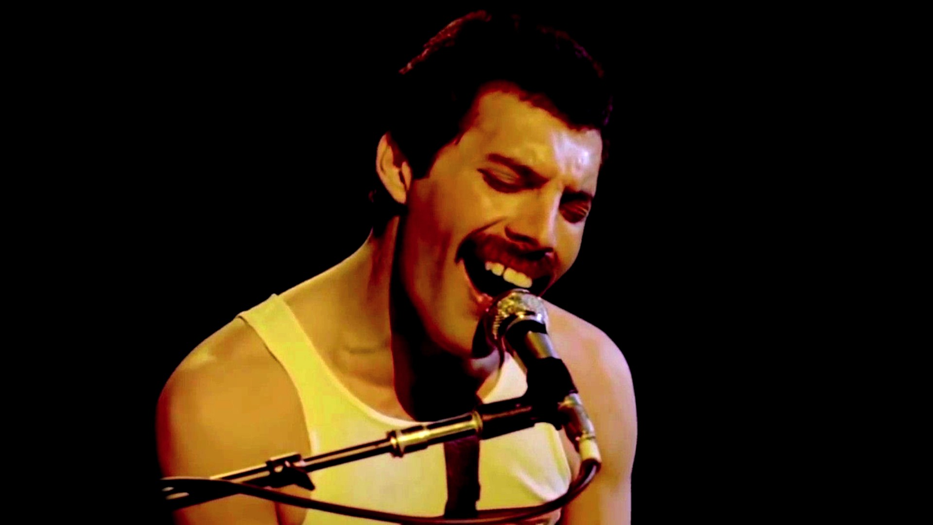 What Makes This Singer Great? FREDDIE MERCURY