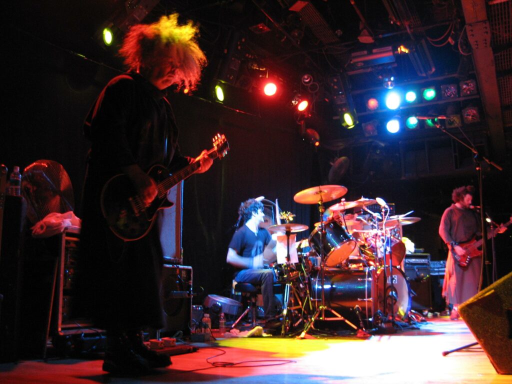 File:Melvins live 20061013.jpg - a band playing on stage
